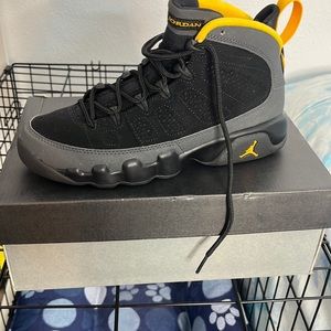 Retro Jordan University Gold 9s